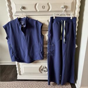 Figs Women's Wayfarer Wide Leg Pants & Top Set